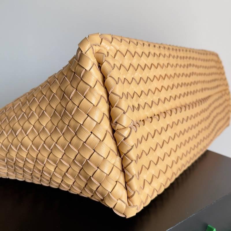 Bottega Veneta Medium Intreccio Leather Bag Tote