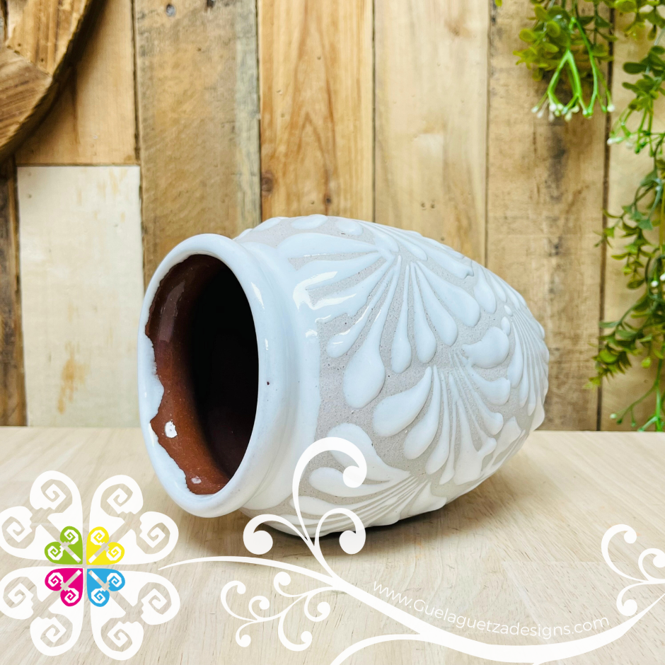 White Espiga Plumeado Bola Clay Vase - Florero Barro