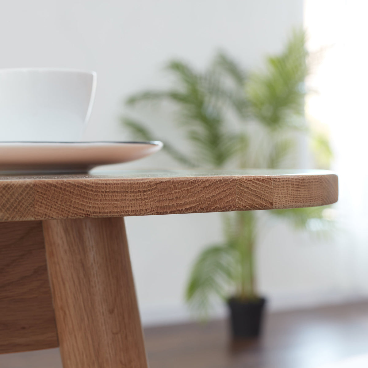 Natural Solid Oak Round Dining Table