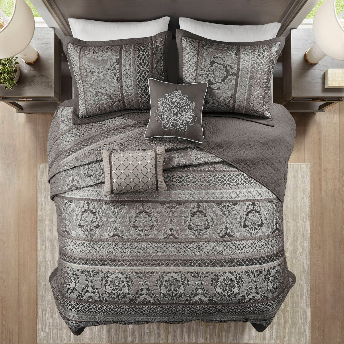 Reversible Jacquard Queen Bedspread Set with Decorative Pillows - Neutral