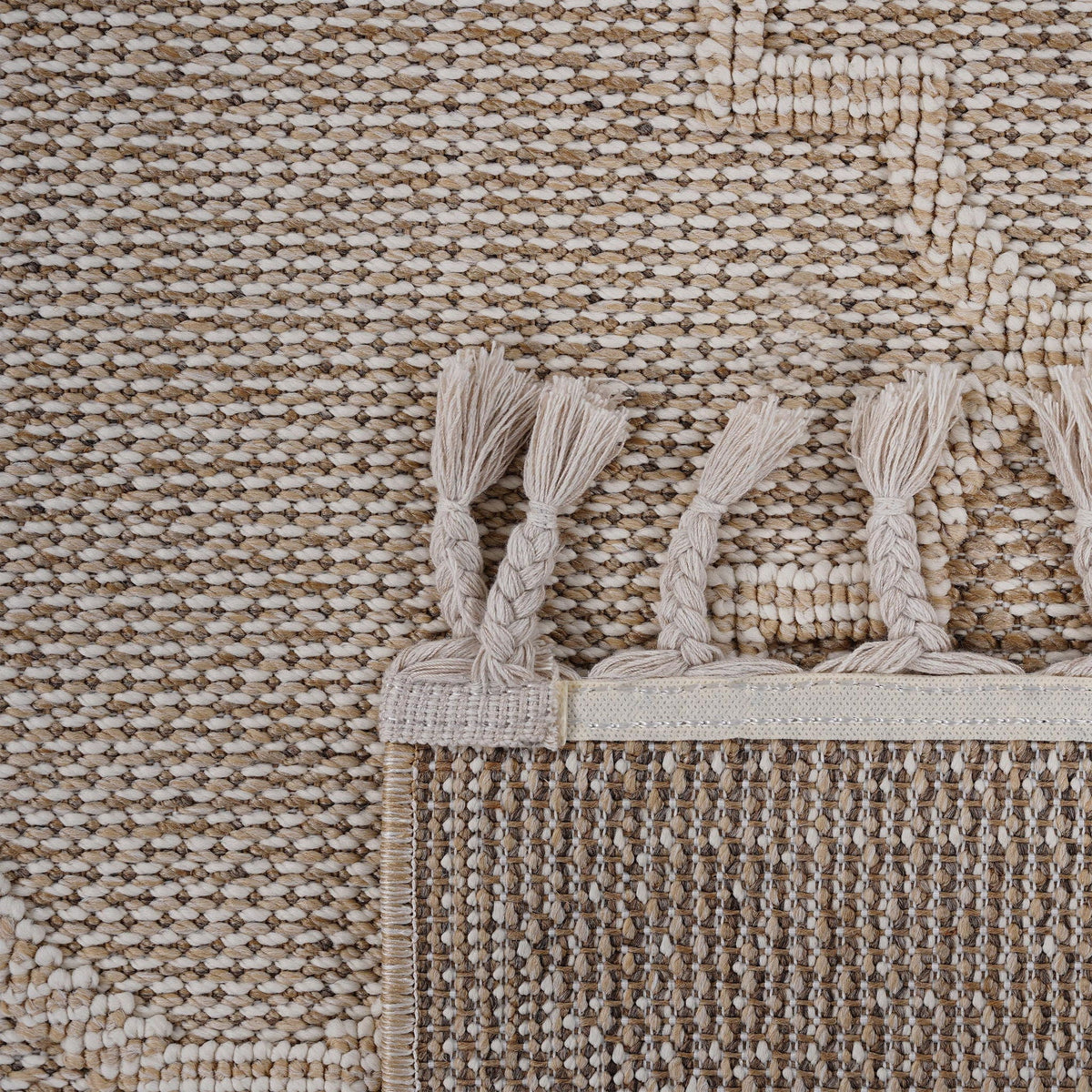 Beige Trellis Indoor/Outdoor Rug with Stain Resistance - 2' x 8'