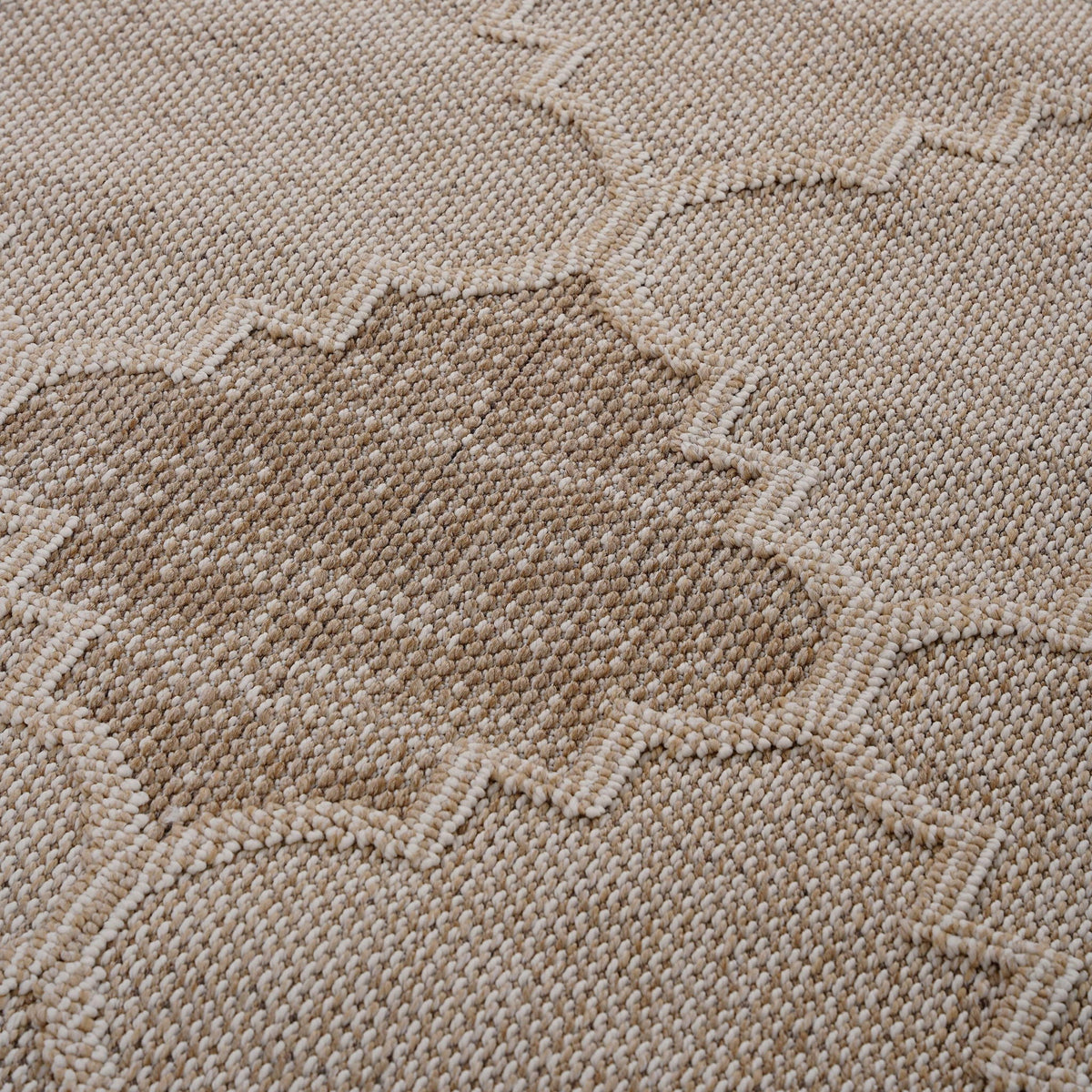 Beige Trellis Indoor/Outdoor Rug with Stain Resistance - 2' x 8'