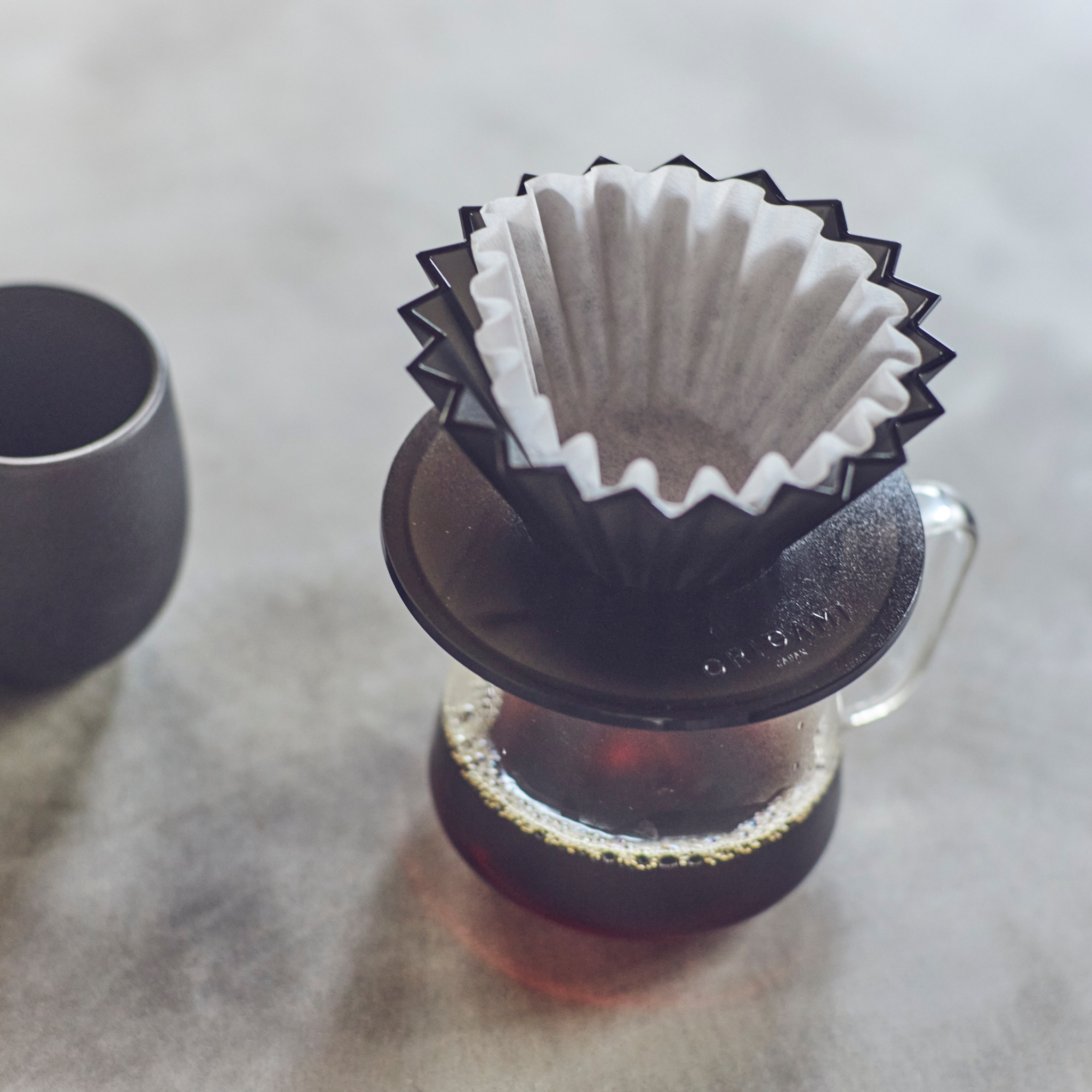 ORIGAMI - Coffee Dripper Holder - Resin - Black