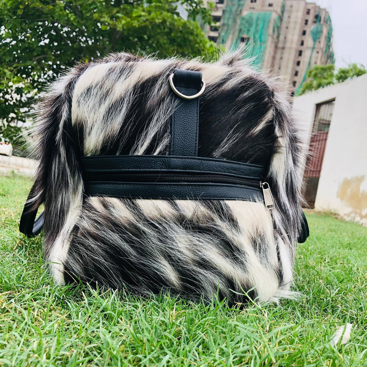 Genuine Cowhide Leather Duffel Bag - Medium Size, Stylish & Durable - Ideal Travel Bag for Weekend Trips