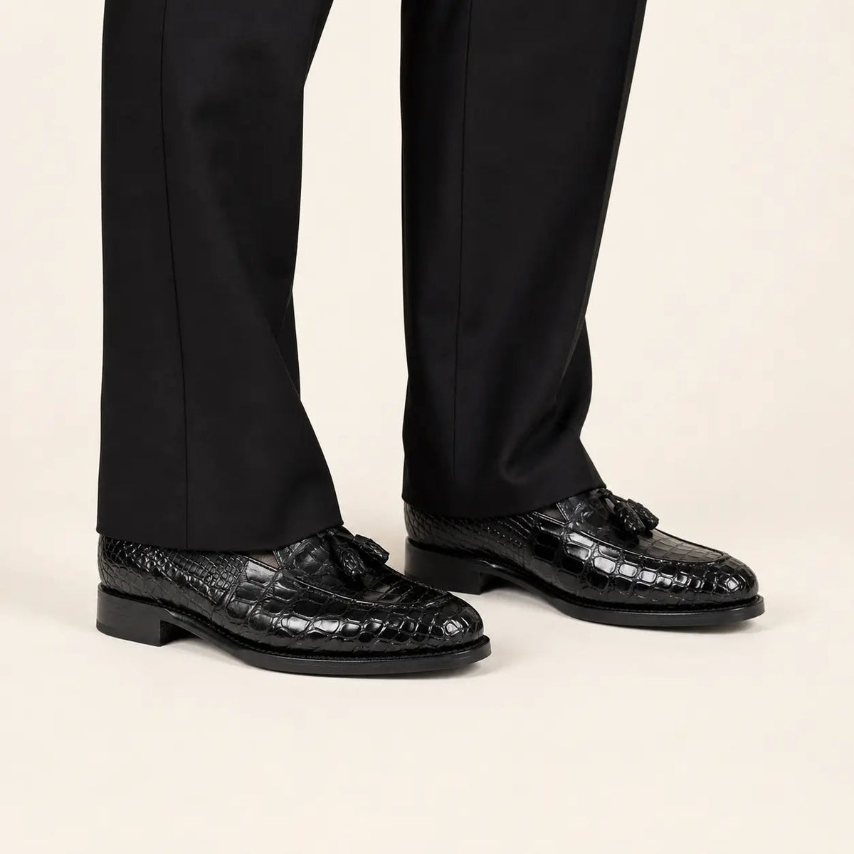Black Scale-Pattern Tassel Loafers with Apron Toe