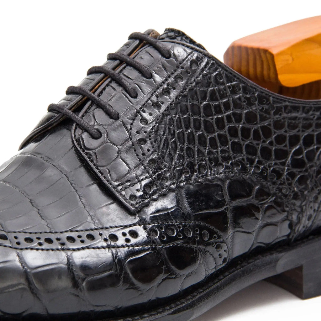 Black Wingtip Derby Shoes with Scale-Pattern Texture