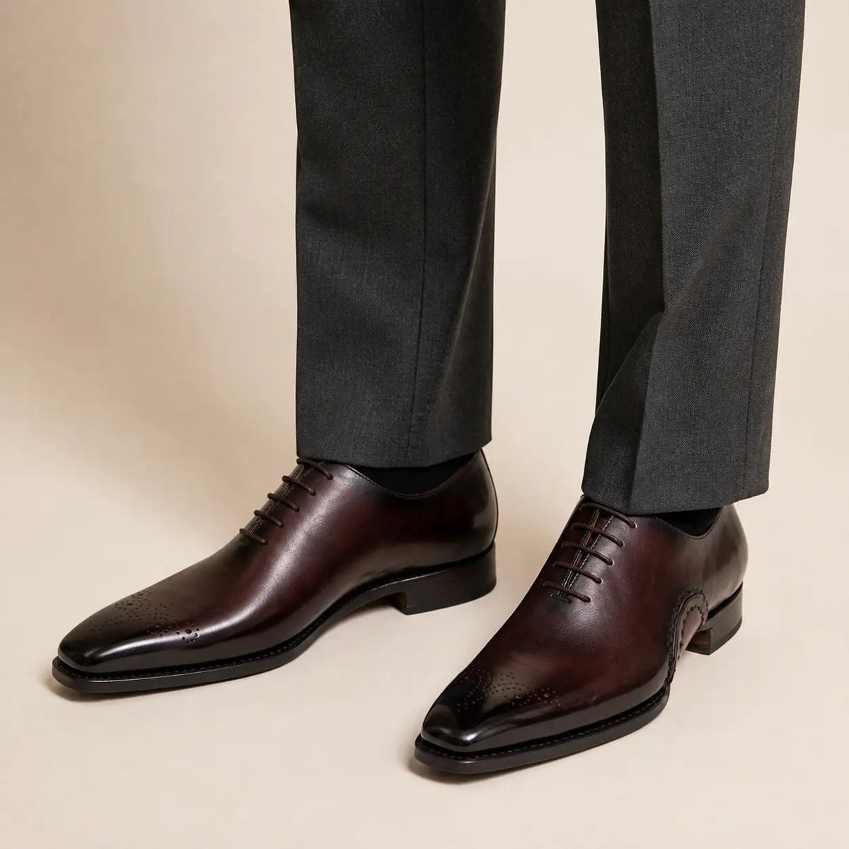 Dark Reddish Brown Square-Toe Oxford Shoes with Toe Medallion
