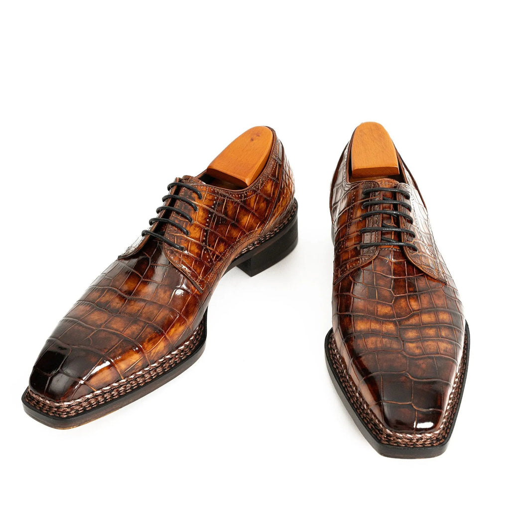 Orange-Brown Apron-Toe Derby Shoes with Scale-Pattern Texture