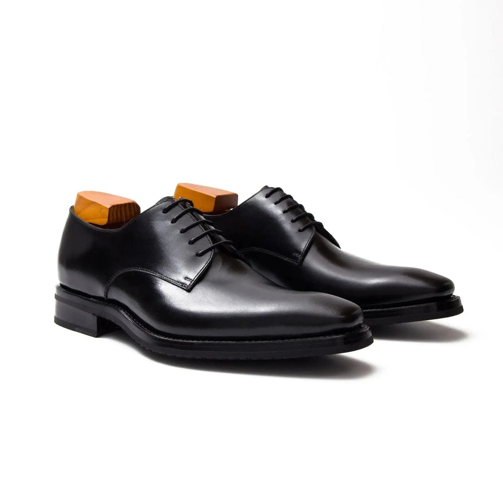 Black Plain-Toe Derby Shoes with Polished Finish