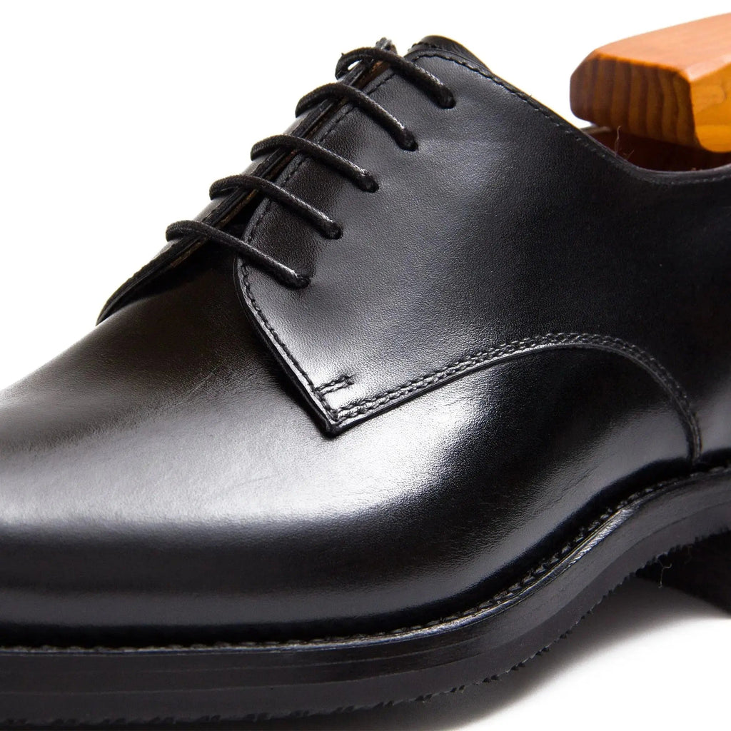 Black Plain-Toe Derby Shoes with Polished Finish