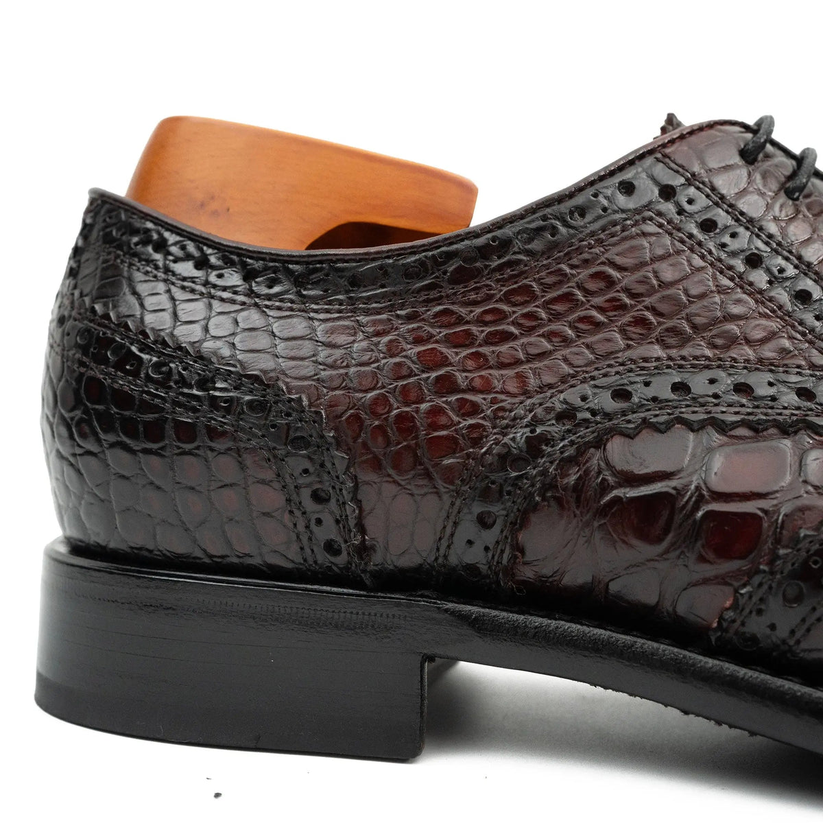 Reddish-Brown Derby Shoes with Mixed-Scale Texture