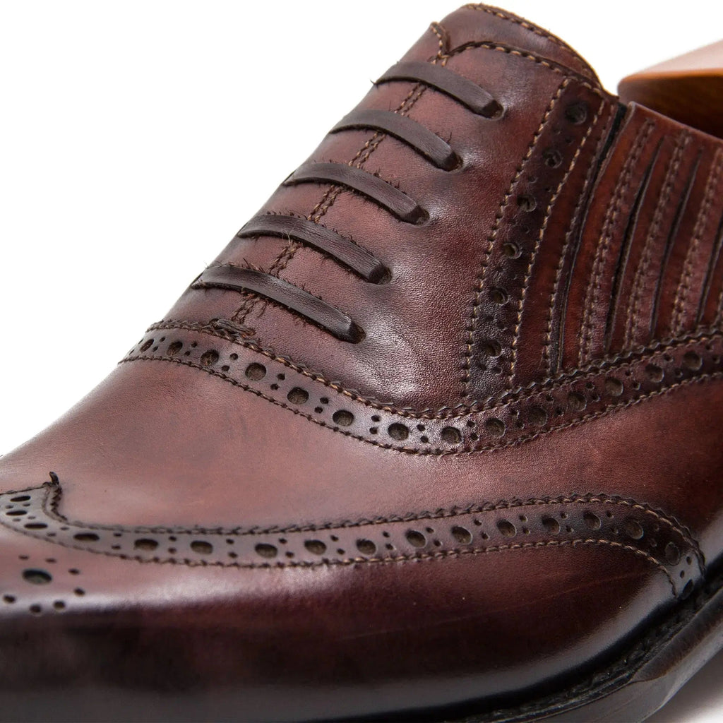Reddish Brown Wingtip Oxford Shoes with Ribbed Panels