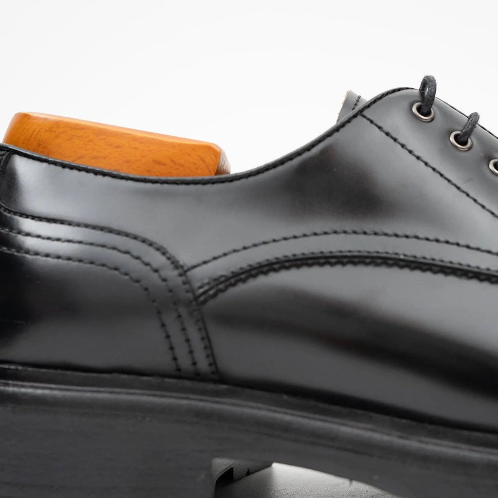 Black Plain-Toe Derby Shoes with Pull Tab