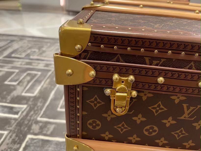 LV Storage Trunk