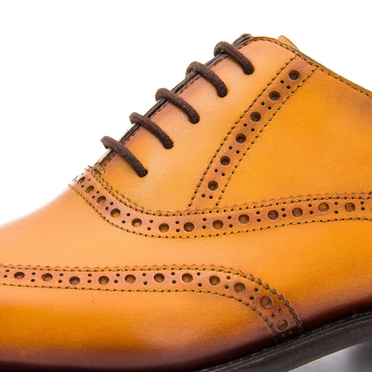 Golden-Tan Square-Wingtip Oxford Shoes with Medallion
