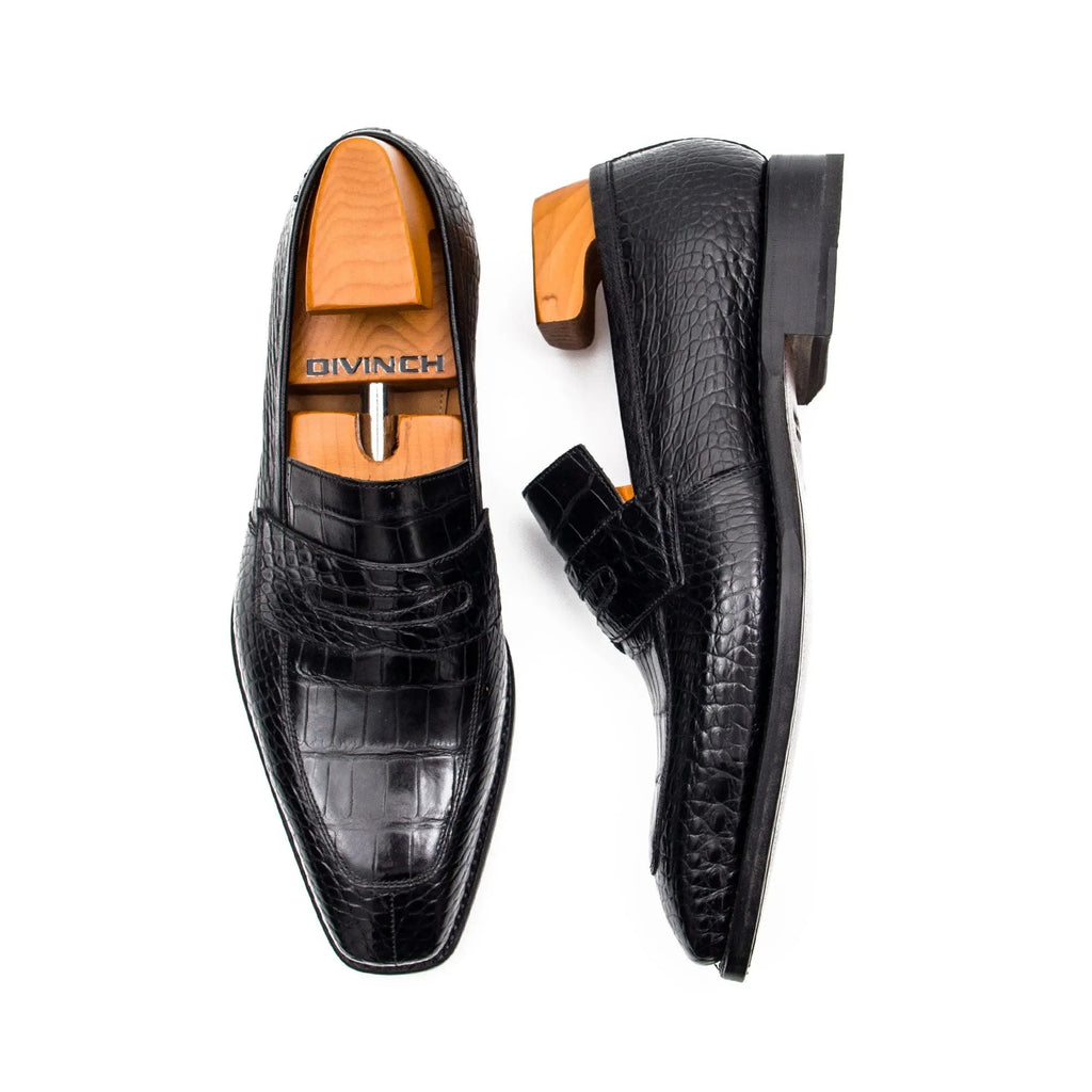 Black Apron-Toe Penny Loafers with Scale-Pattern Texture