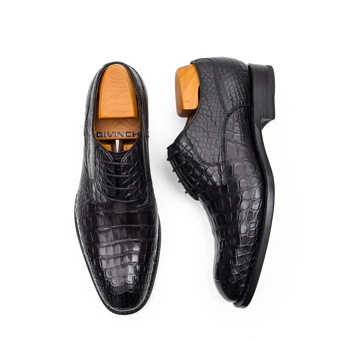 Black Round-Toe Derby Shoes with Scale-Pattern Texture