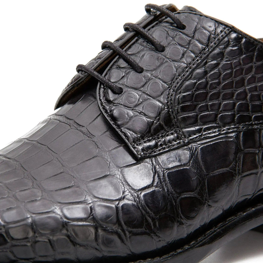 Black Round-Toe Derby Shoes with Scale-Pattern Texture