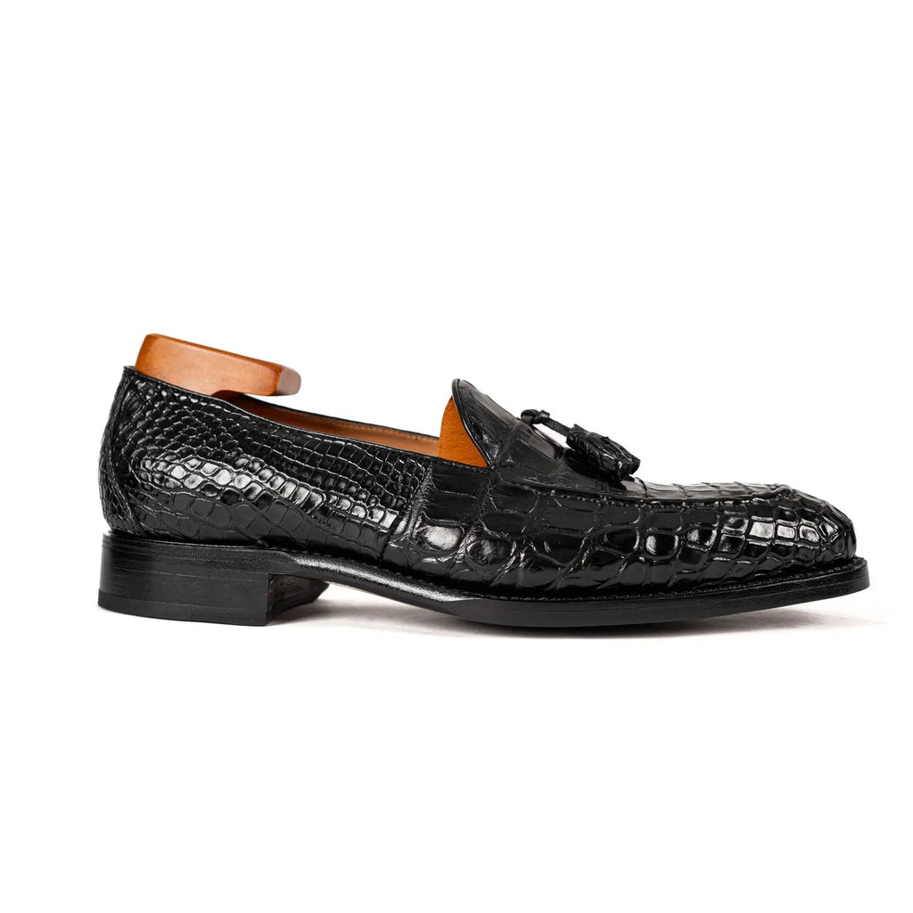 Black Scale-Pattern Tassel Loafers with Apron Toe