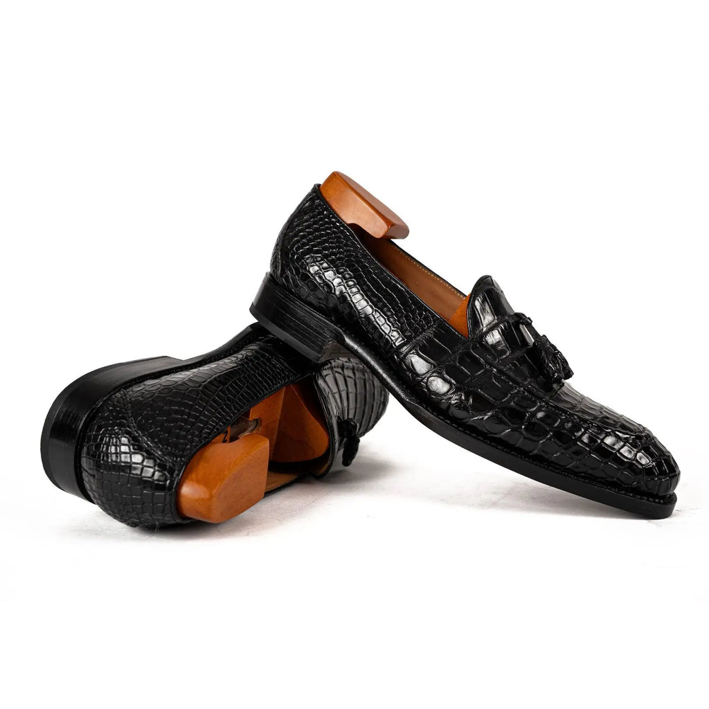 Black Scale-Pattern Tassel Loafers with Apron Toe