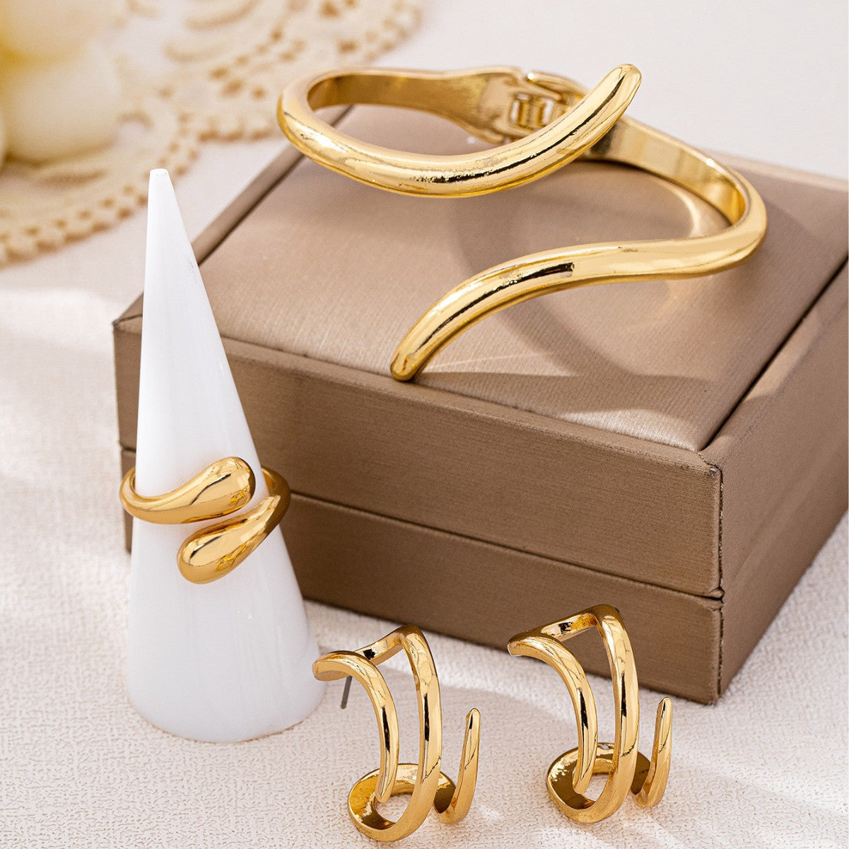 Personality Gold Geometric Irregular Serpentine Ear Jewelry Set