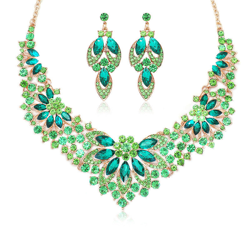 Women's Vintage Leaves Flowers Eye-catching Luxury Bride Necklaces