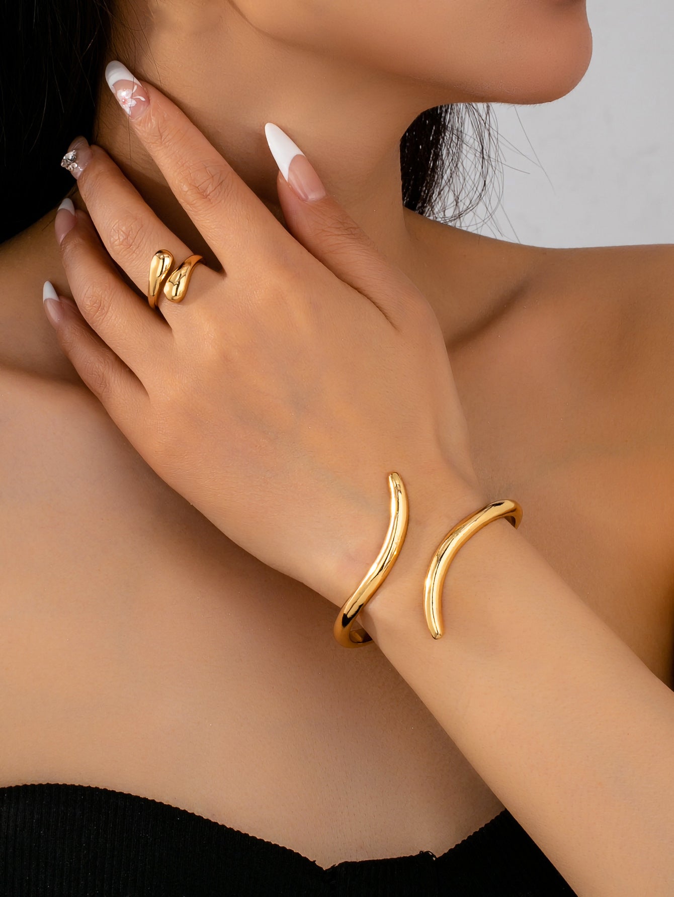 Personality Gold Geometric Irregular Serpentine Ear Jewelry Set