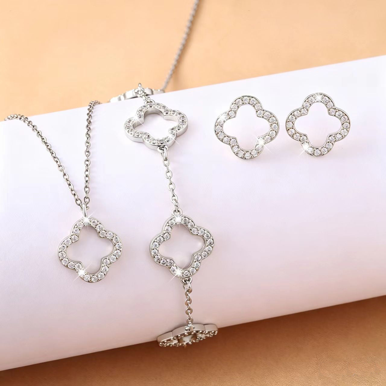 Inlaid Zircon Hollow Four-leaf Flower Three-piece Jewelry Set