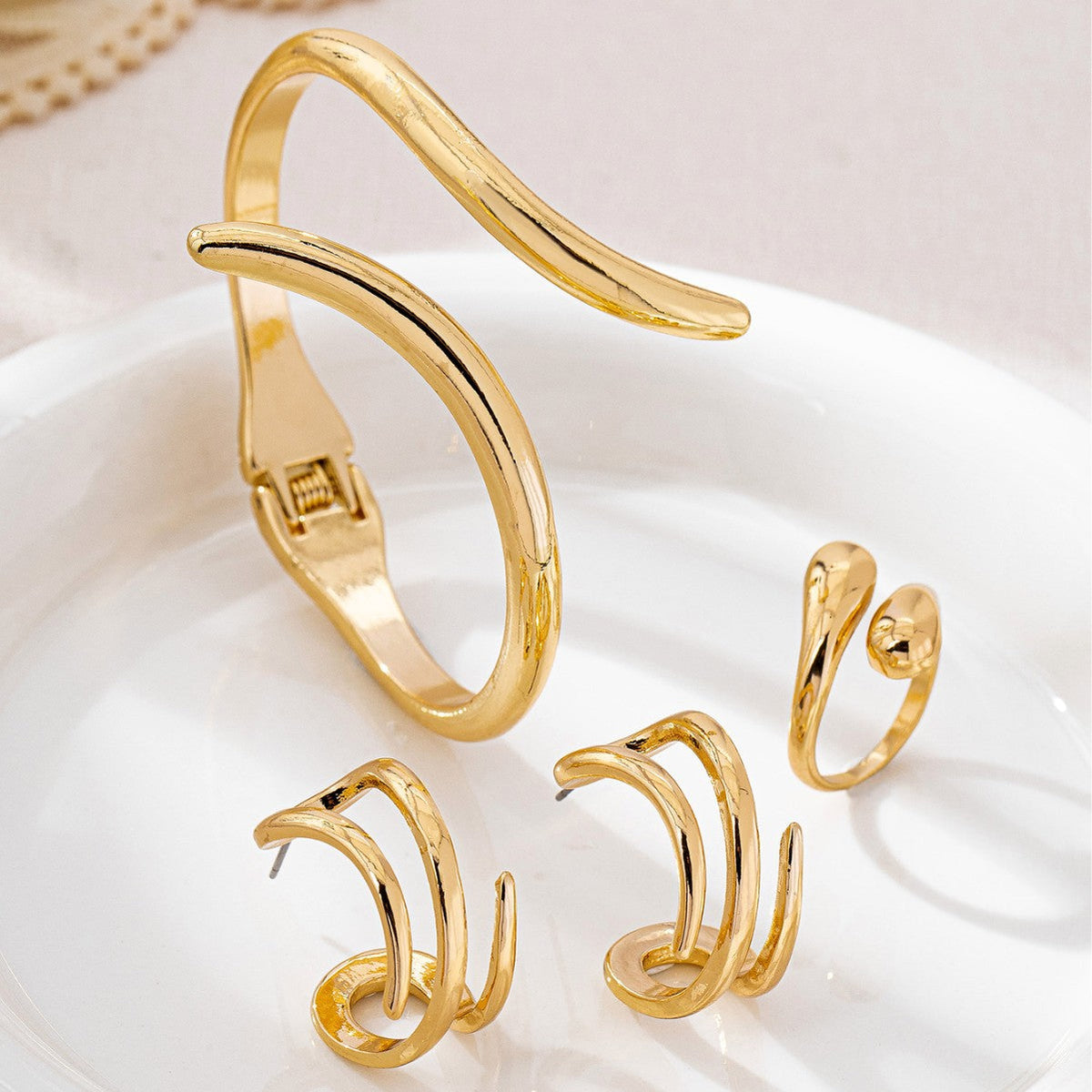 Personality Gold Geometric Irregular Serpentine Ear Jewelry Set