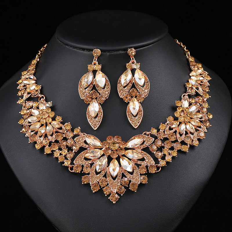 Women's Vintage Leaves Flowers Eye-catching Luxury Bride Necklaces
