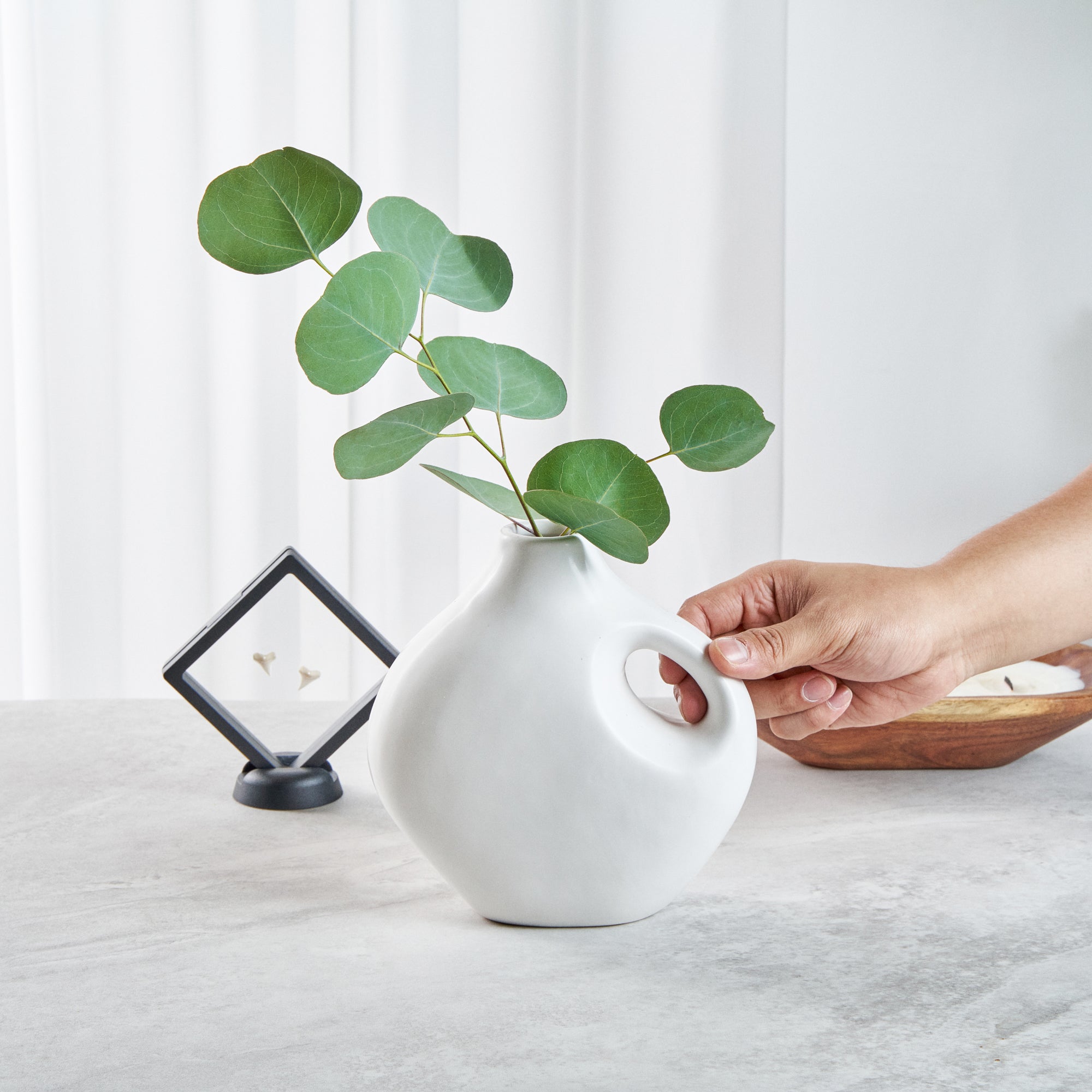 Table Art White Ceramic Jug Vase - 7'' x 3 1/4'' x 7'' - 1 count box