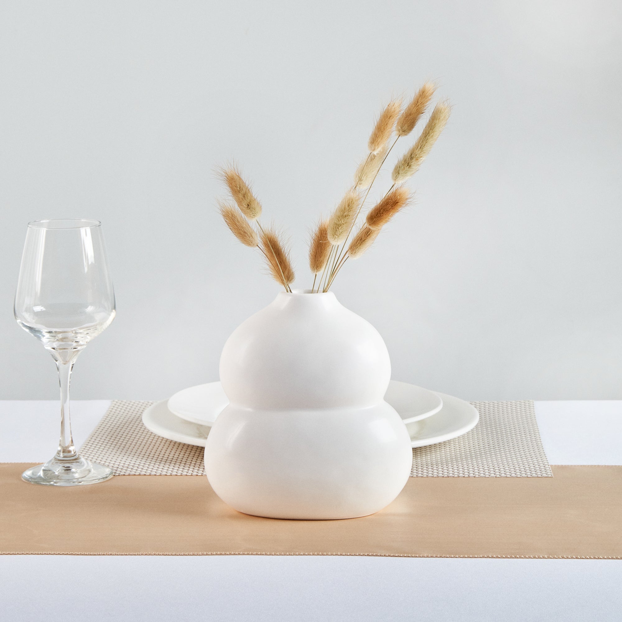 Table Art White Ceramic Gourd Vase - 6 1/2'' x 4'' x 7'' - 1 count box