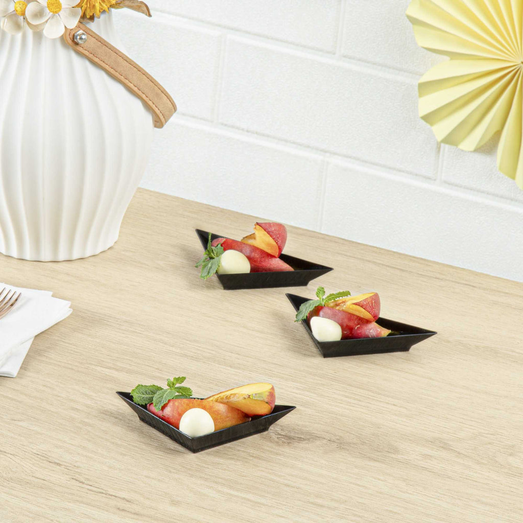 Mini Serve Black Plastic Mini Triangolo Appetizer Plate - 4" x 2" - 100 count box