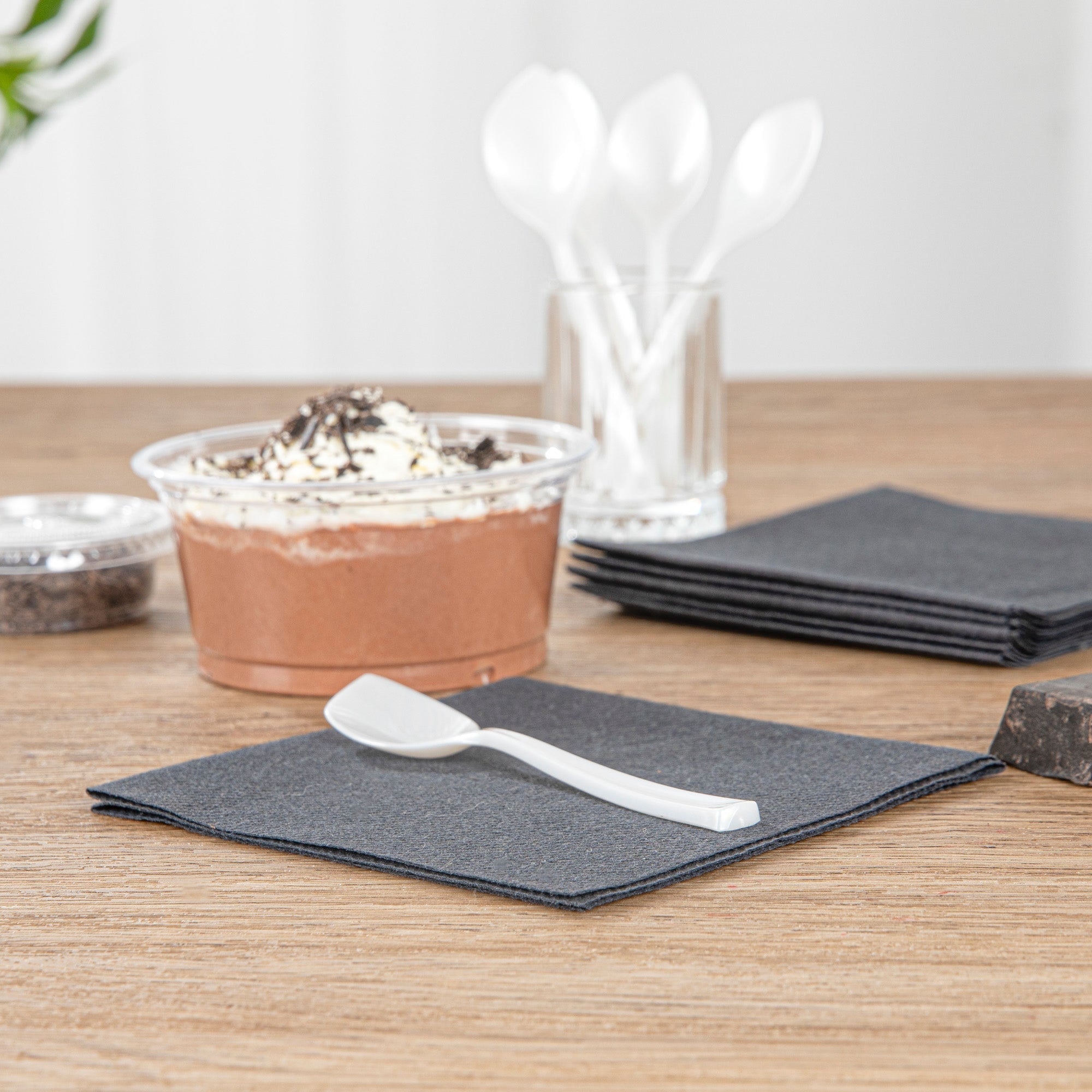 Coppetta Pearl White Plastic Petal Spoon - 4 1/2" x 1" - 100 count box