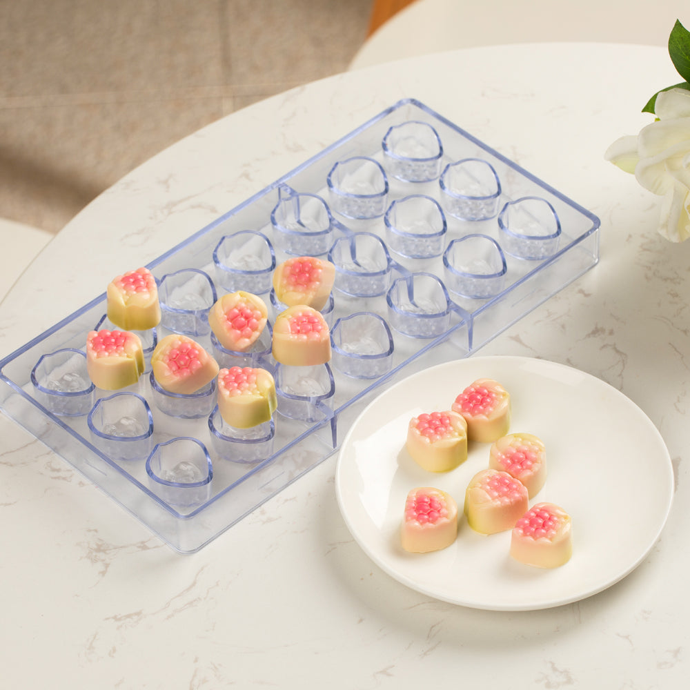 Pastry Tek Polycarbonate Berry Candy / Chocolate Mold - 21-Compartment - 10 count box