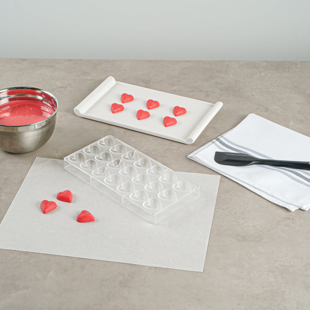 Pastry Tek Polycarbonate Thread Heart Candy / Chocolate Mold - 21-Compartment - 1 count box