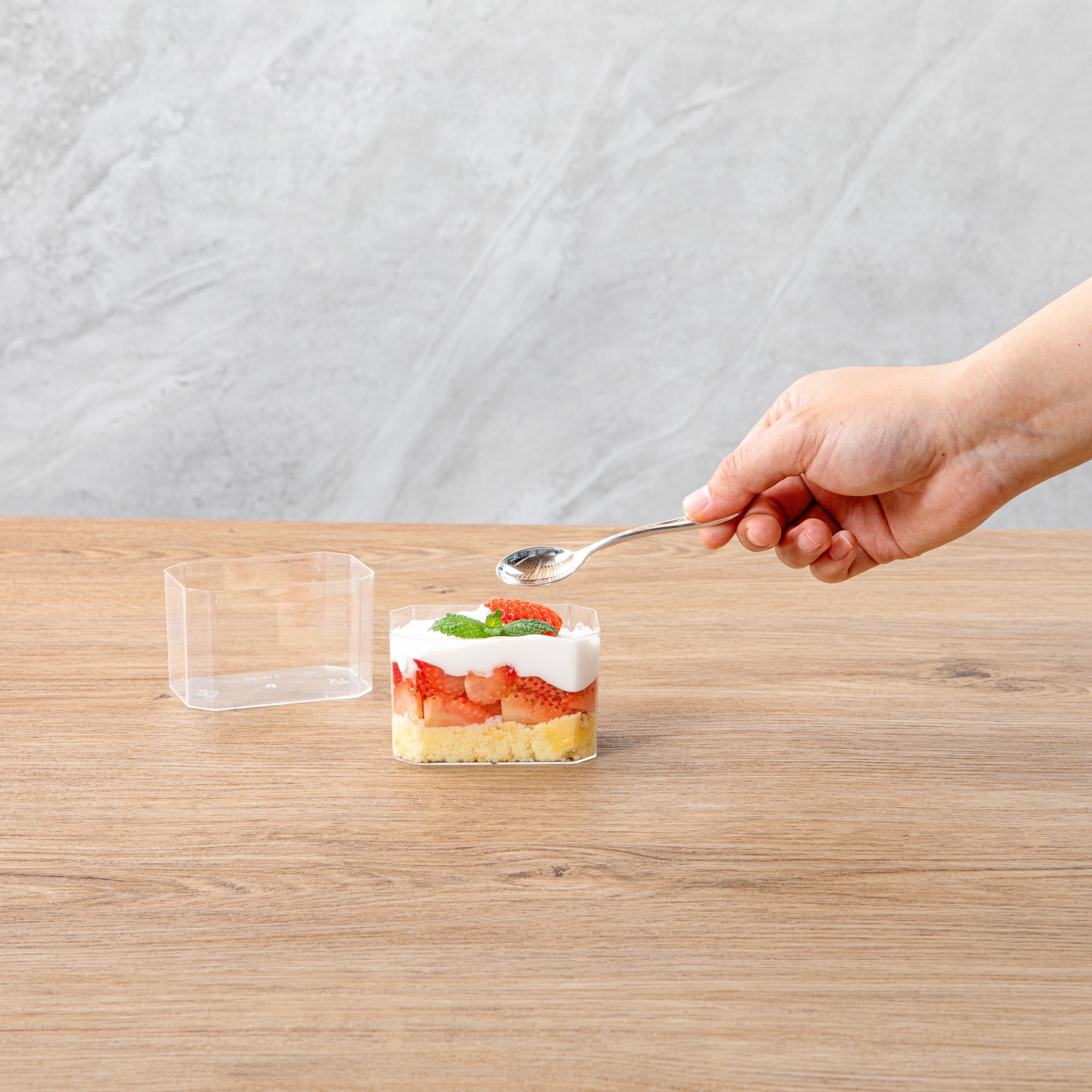Mini Serve 3 oz Rectangle Clear Plastic Dessert Cup - 3 1/4'' x 2'' x 2'' - 25 count box