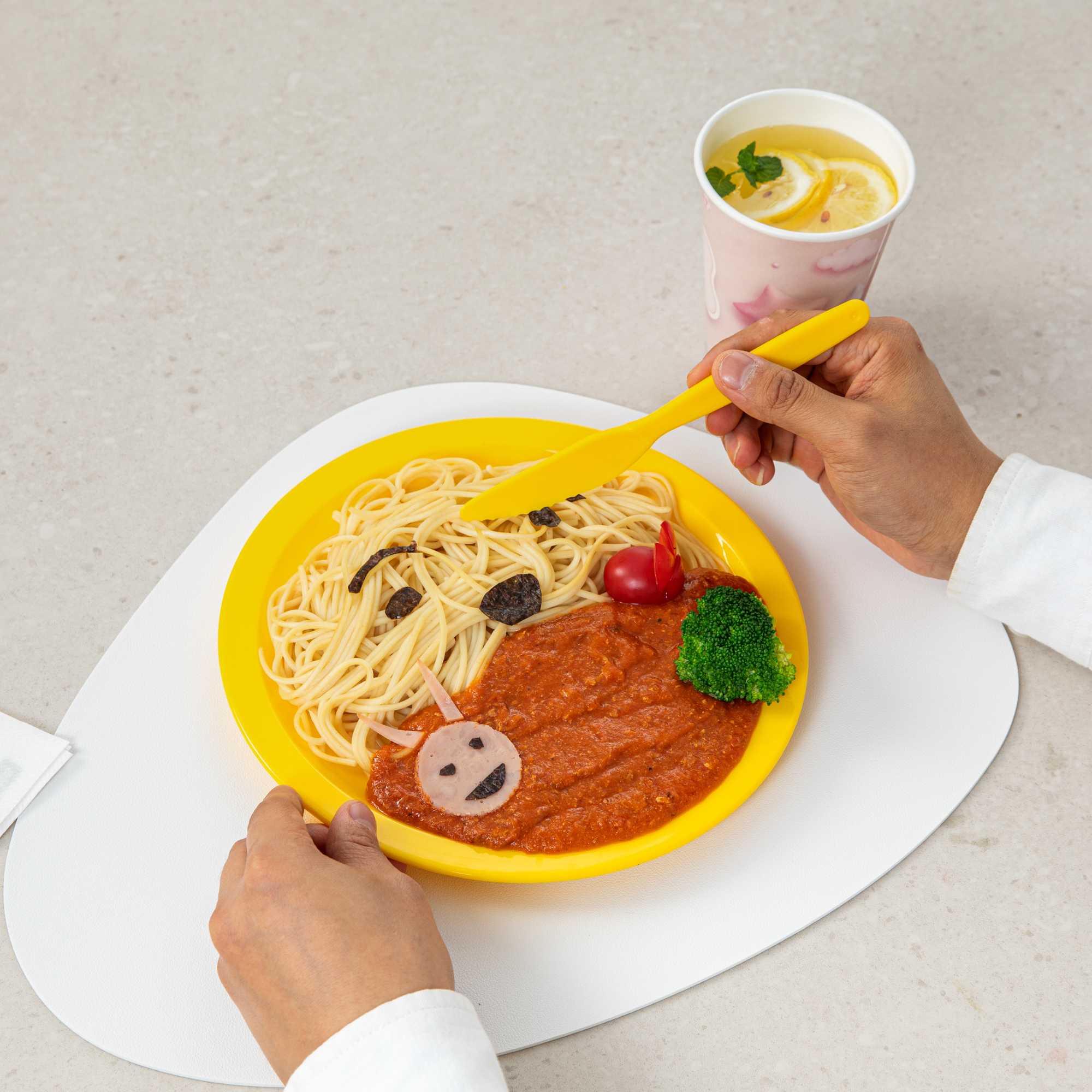 RW Kids Yellow Plastic Knife - 7" - 10 count box
