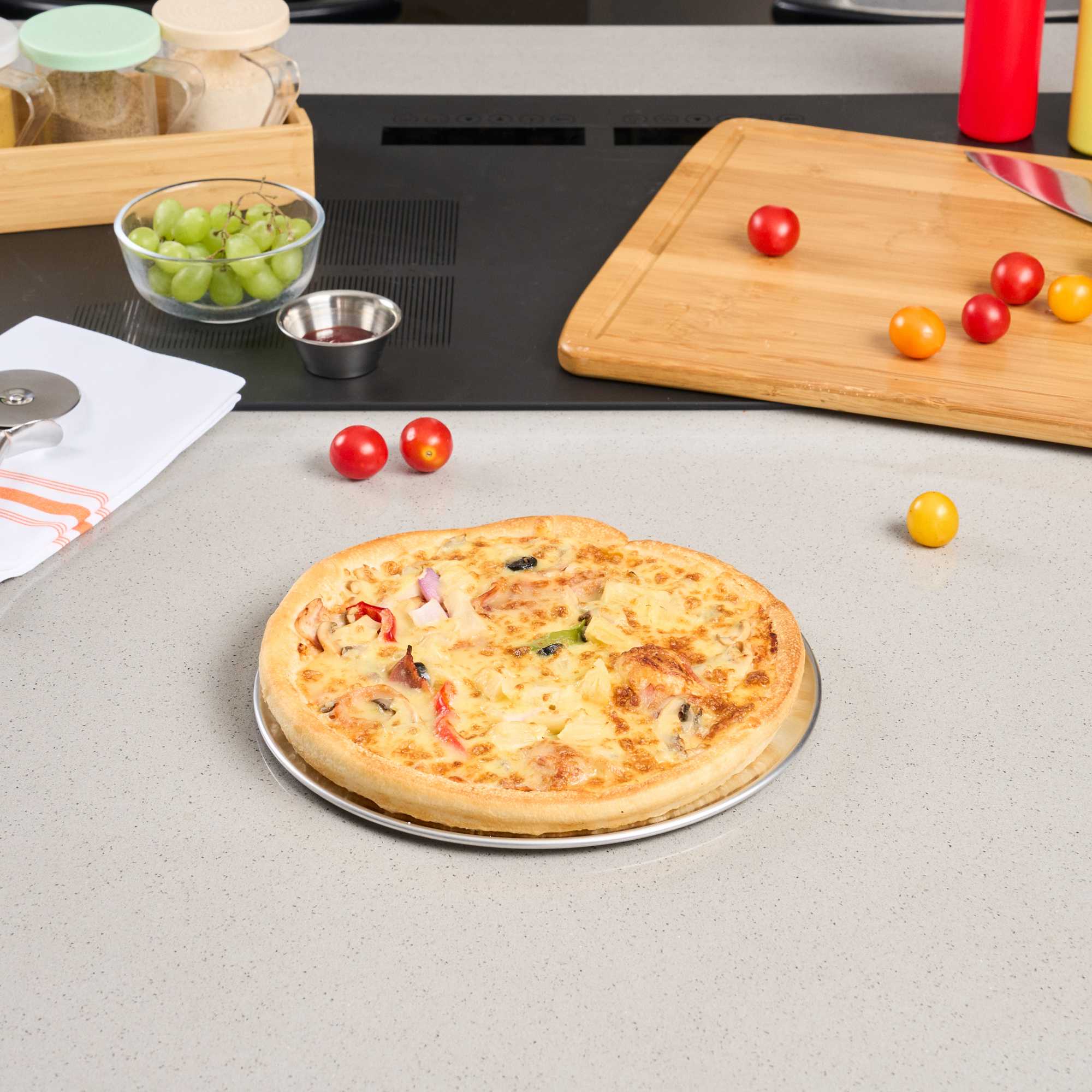 Met Lux Heavy-Duty Coupe Pizza Pan - 10" - 1 count box