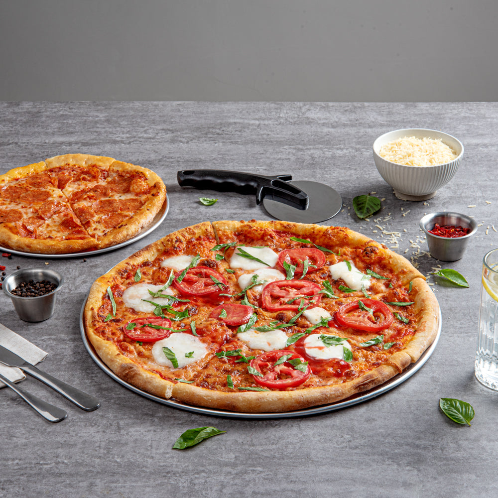 Met Lux Heavy-Duty Coupe Pizza Pan - 16" - 1 count box