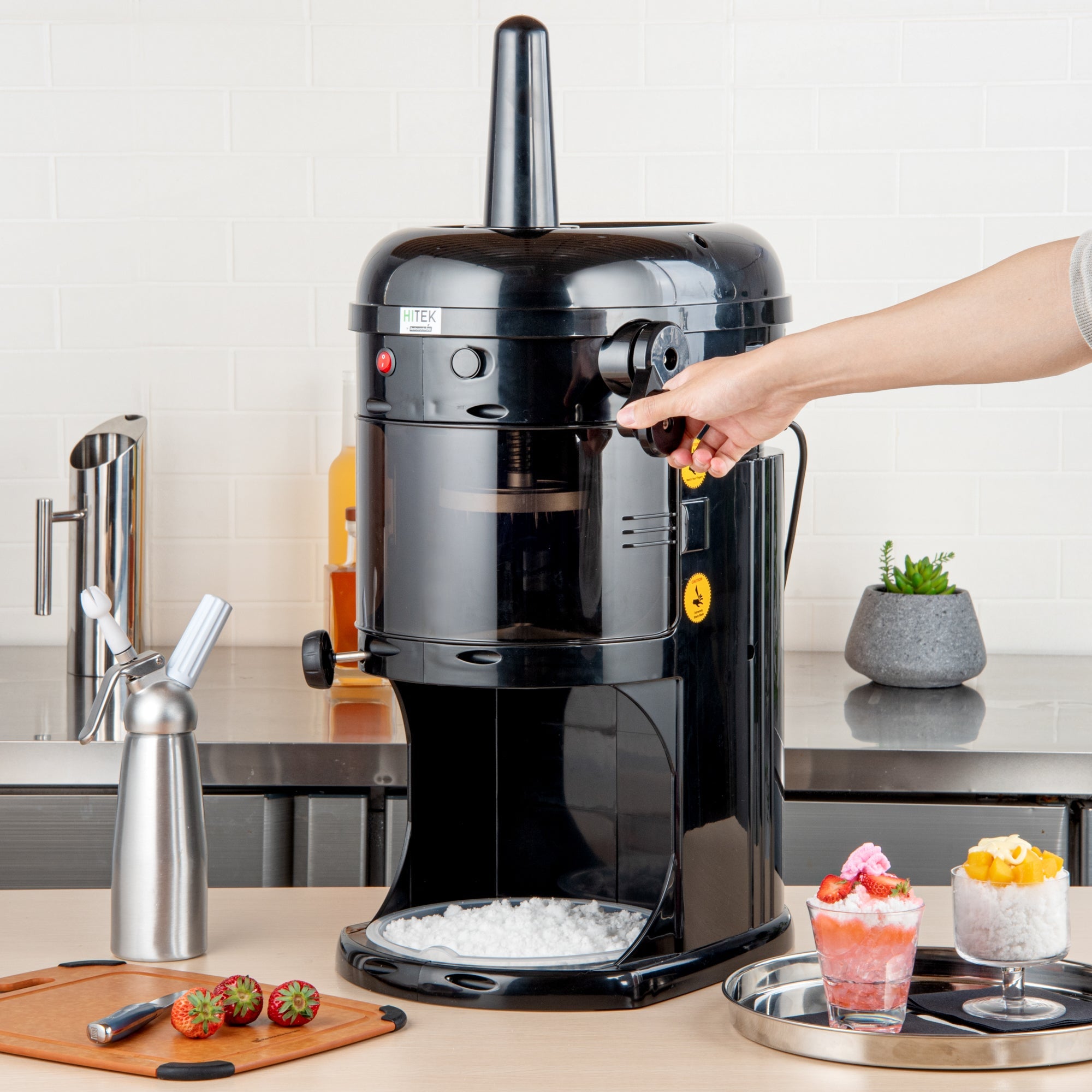 Hi Tek Black Ice Shaver - 110V, 250W - 1 count box