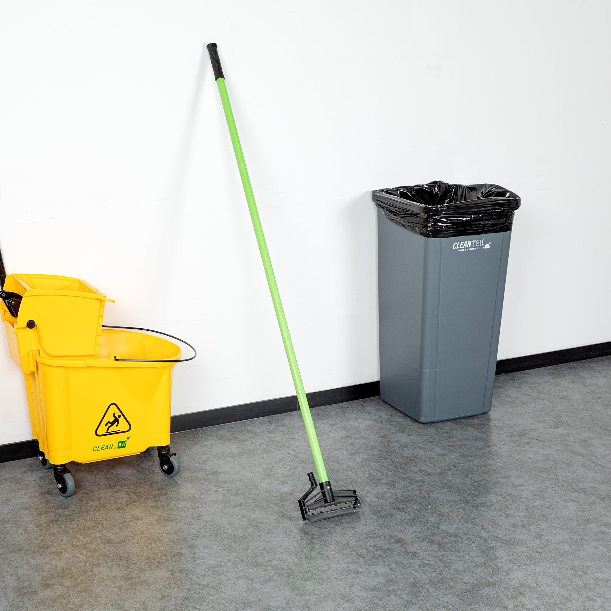 Clean Tek Professional Green Fiberglass Quick Release Mop Handle - with Trigger - 60" - 1 count box