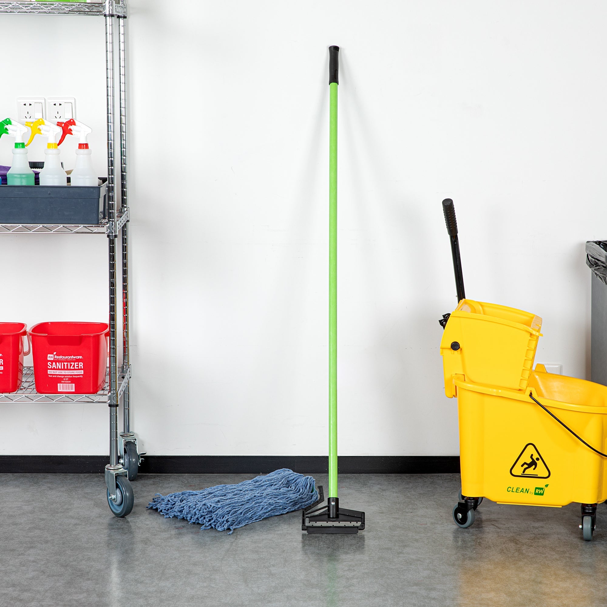 Clean Tek Professional Green Fiberglass Quick Release Mop Handle - with Trigger - 60" - 1 count box