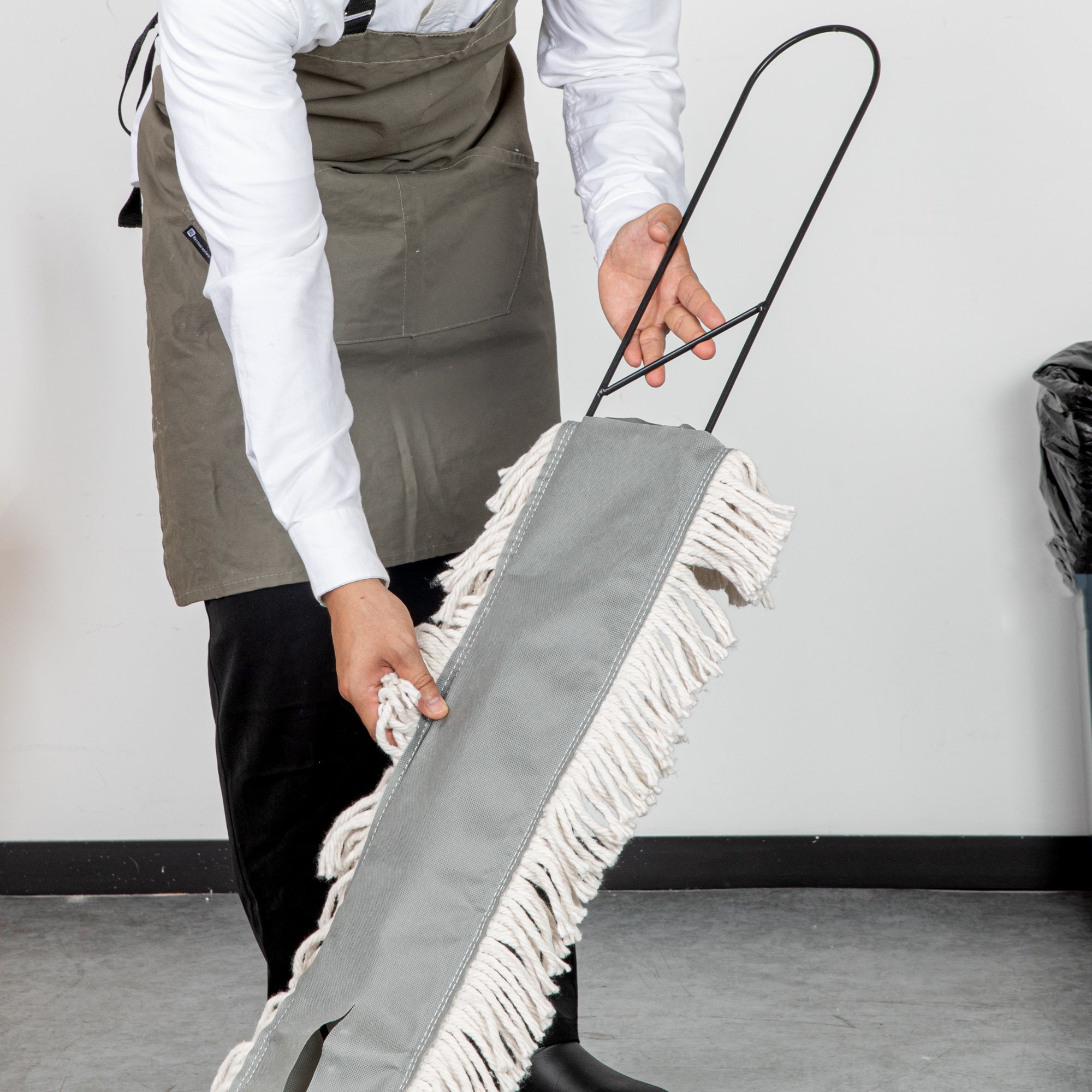 Clean Tek Professional Wire Swivel Snap Mop Frame - 48" x 5" - 1 count box