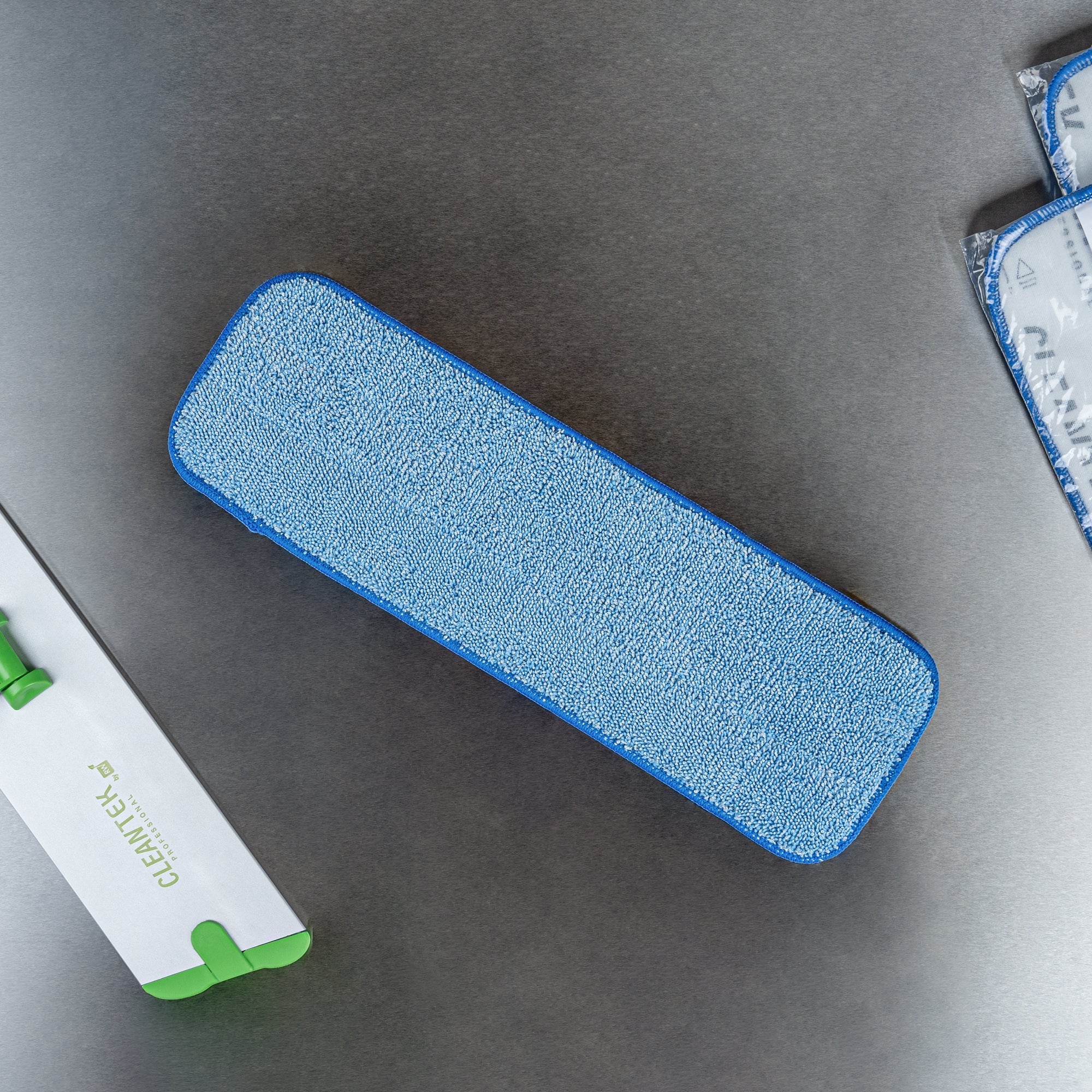 Clean Tek Professional Blue Microfiber Hook and Loop Wet / Dry Mop Pad - 17 1/2" - 1 count box