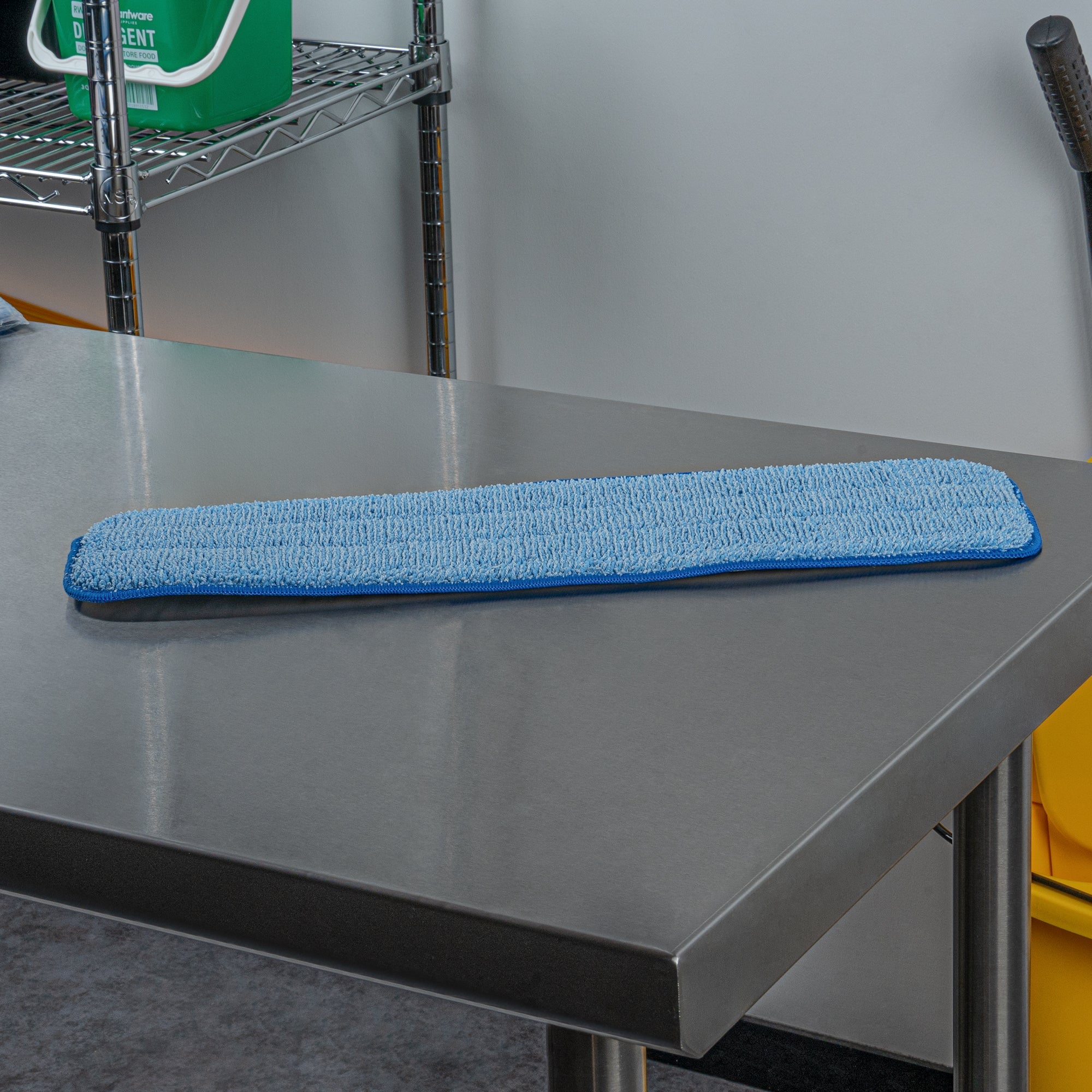 Clean Tek Professional Blue Microfiber Hook and Loop Wet / Dry Mop Pad - 19 1/2" - 1 count box