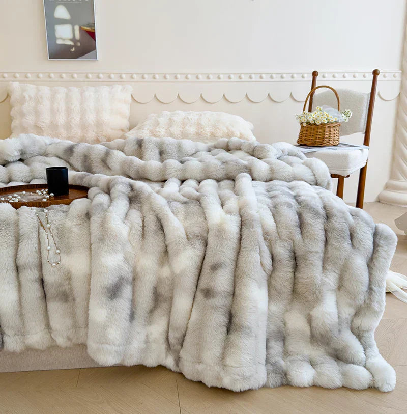 DecorBites™ Gradient Grey Cashmere Fleece Winter Blanket