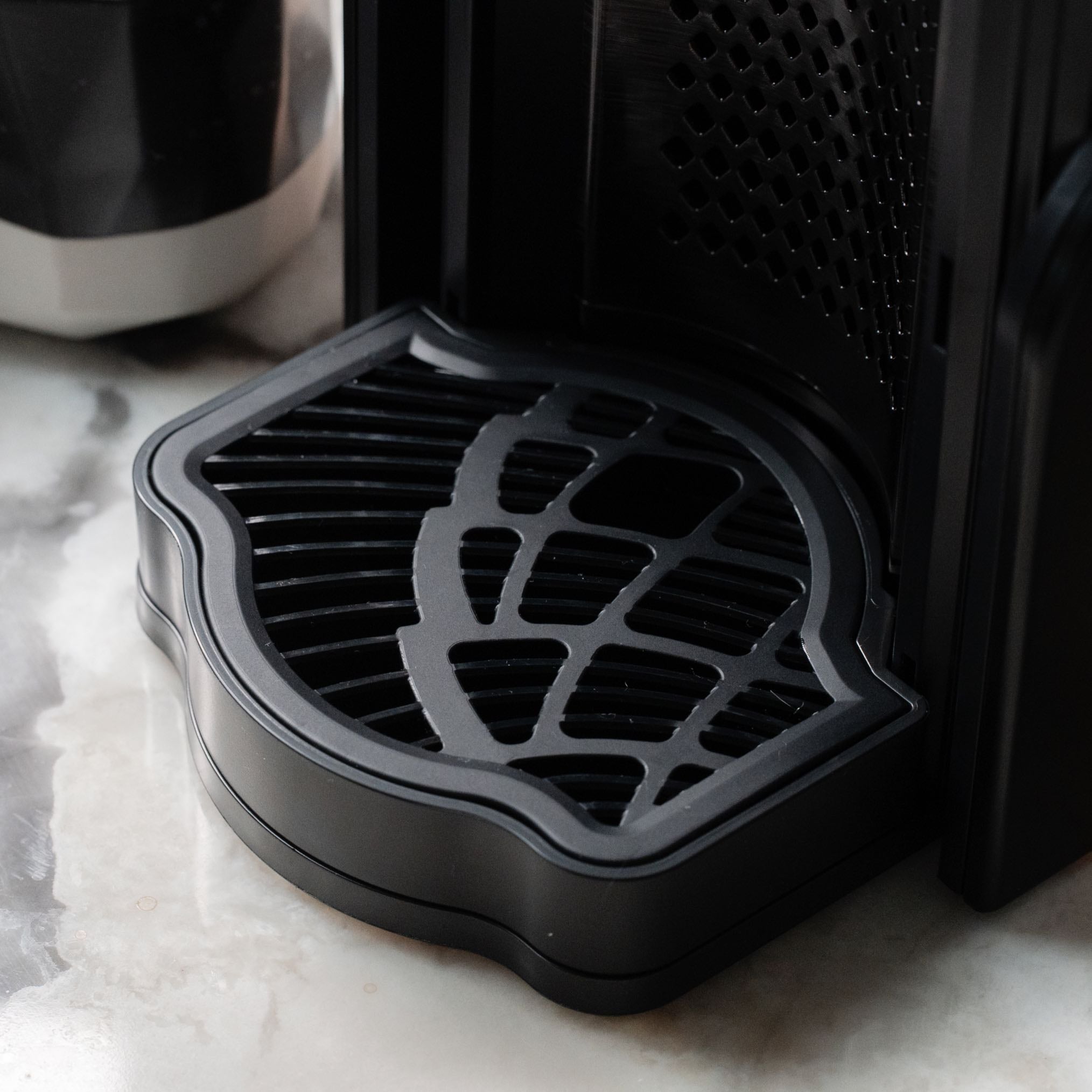 Line1 Espresso and Coffee Machine: Satin Black & Onyx