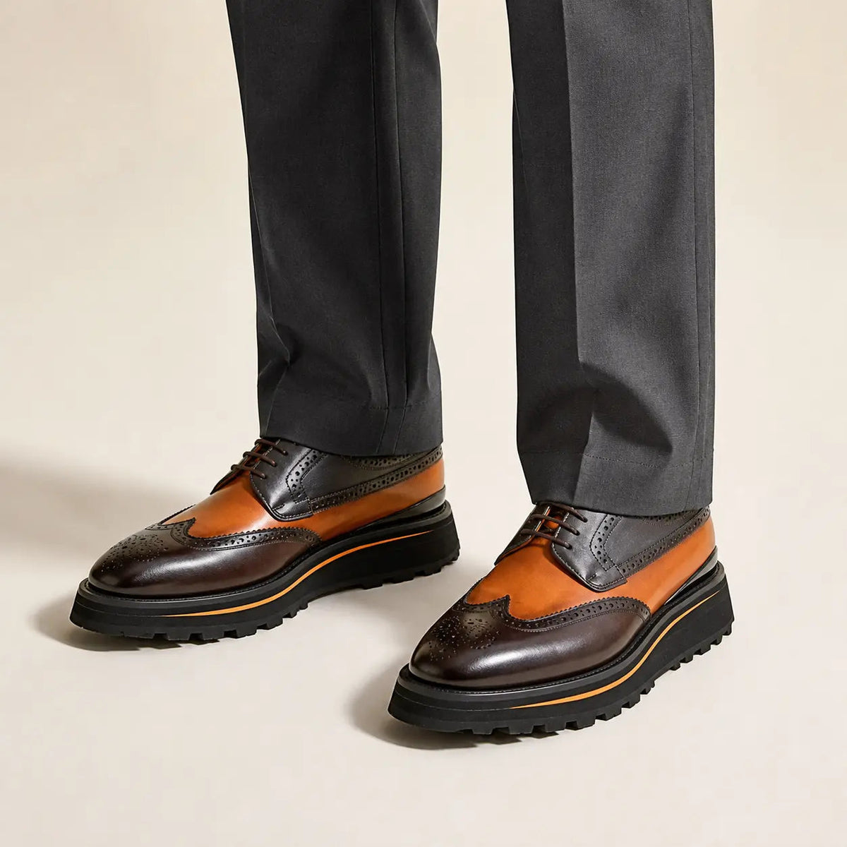 Two-Tone Wingtip Derby Shoes with Contrast-Edge Lug Sole
