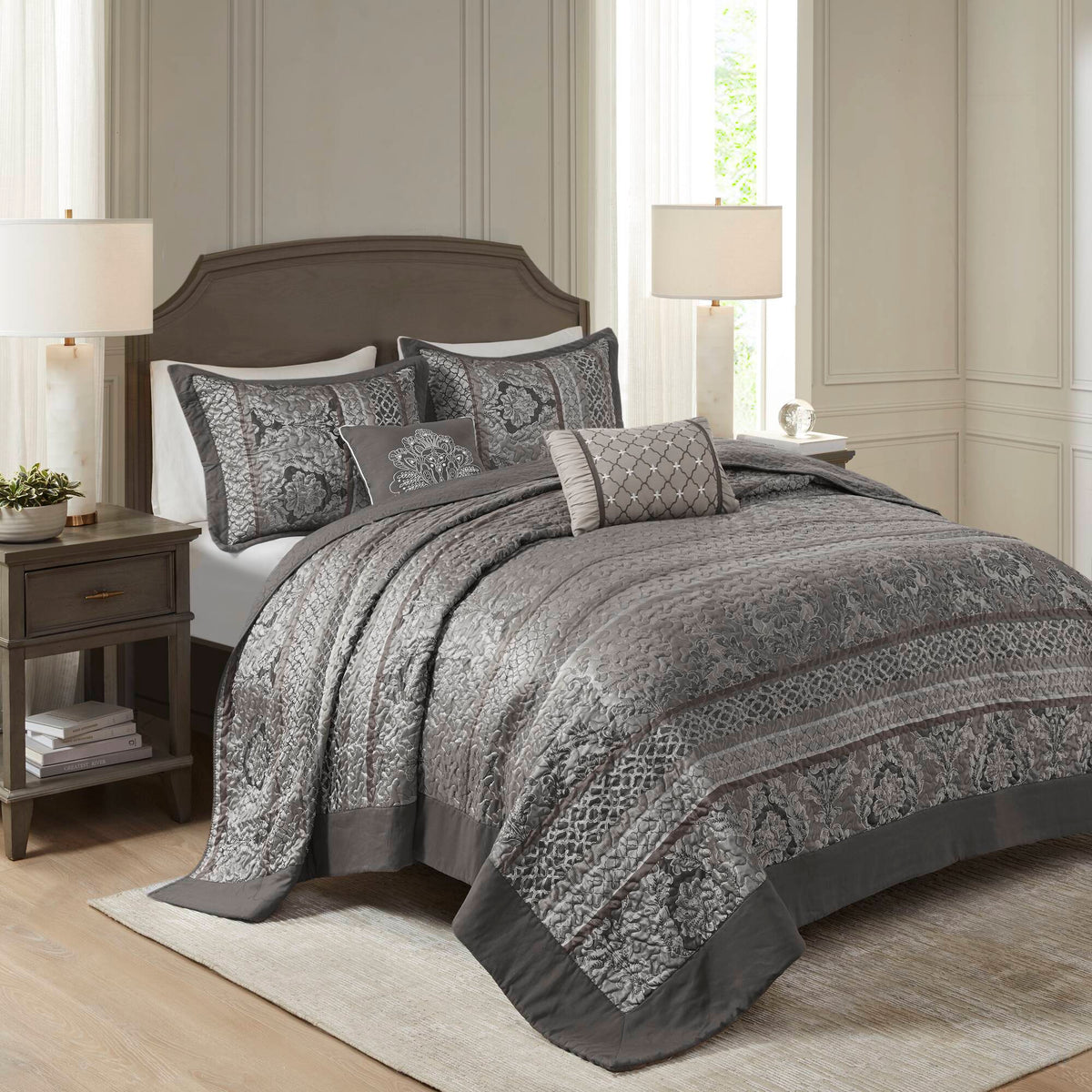 Reversible Jacquard Queen Bedspread Set with Decorative Pillows - Neutral